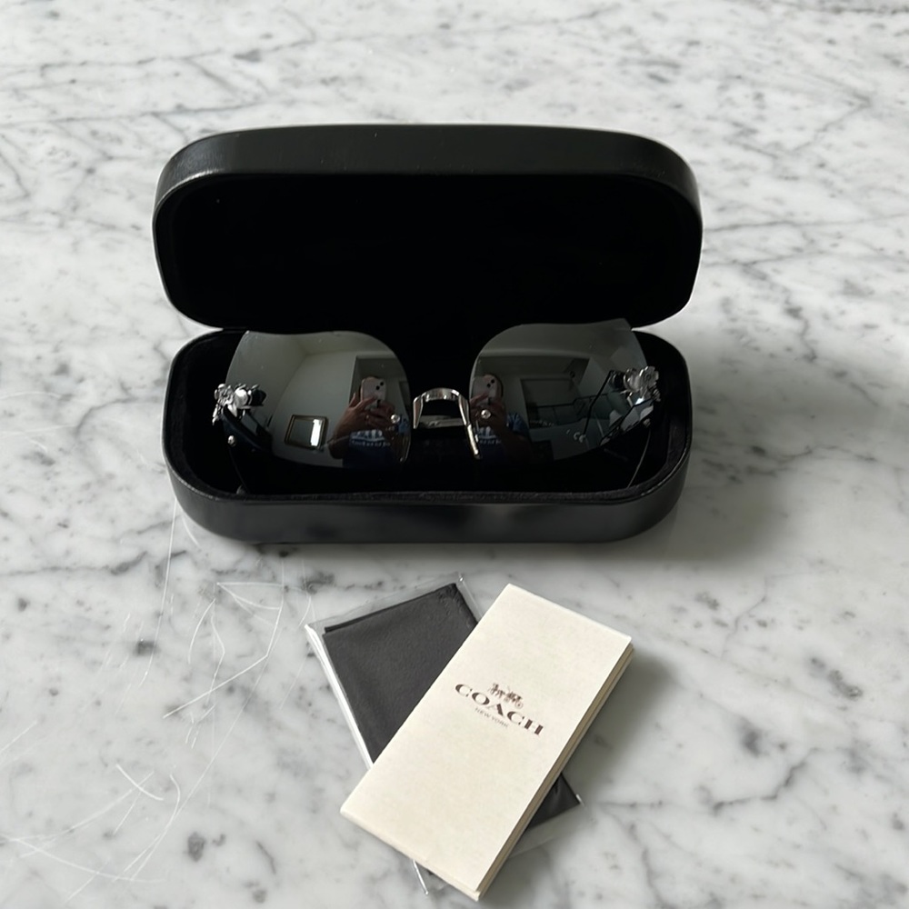 Coach Womens Full Fit Signature Crystal Metal Rimless Butterfly Sunglasses NWOT